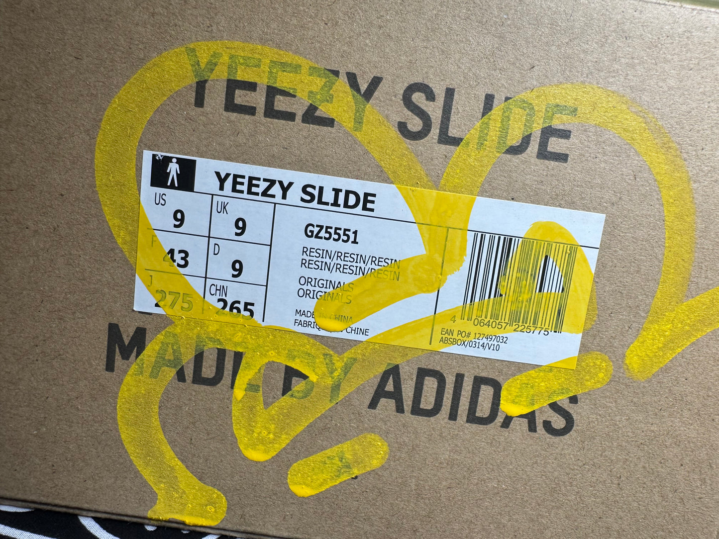 YEEZY SLIDES UK